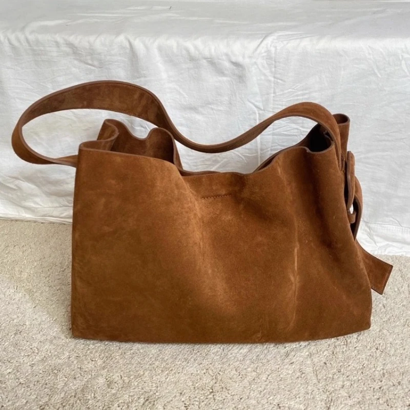 

Luxury Designer Shoulder Bag Women High Quality Faux Suede Wide Strap Female Bags New Large Capacity Versatile Casual Bucket Bag
