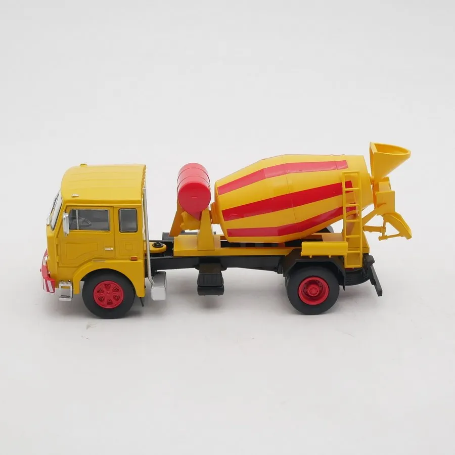 Diecast Ixo 1:43 Scale CSEPEL D-733 Cement Mixing Truck Alloy Car Model