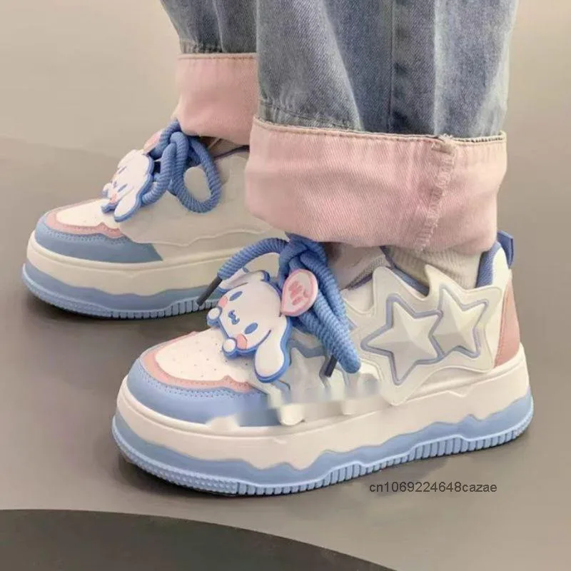 Sanrio Cinnamoroll süße Brotschuhe Damen neue Mode vielseitige dicke Sohlen Boardschuhe Y2k süße Mädchen Casual Trend Sneakers