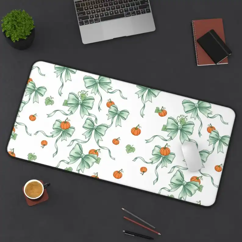 

Green Bowknot Table Mat, Non-slip and Waterproof Mouse Pad, Office and Gaming Desk Decoration Mat, Perfect Gift for Friends.