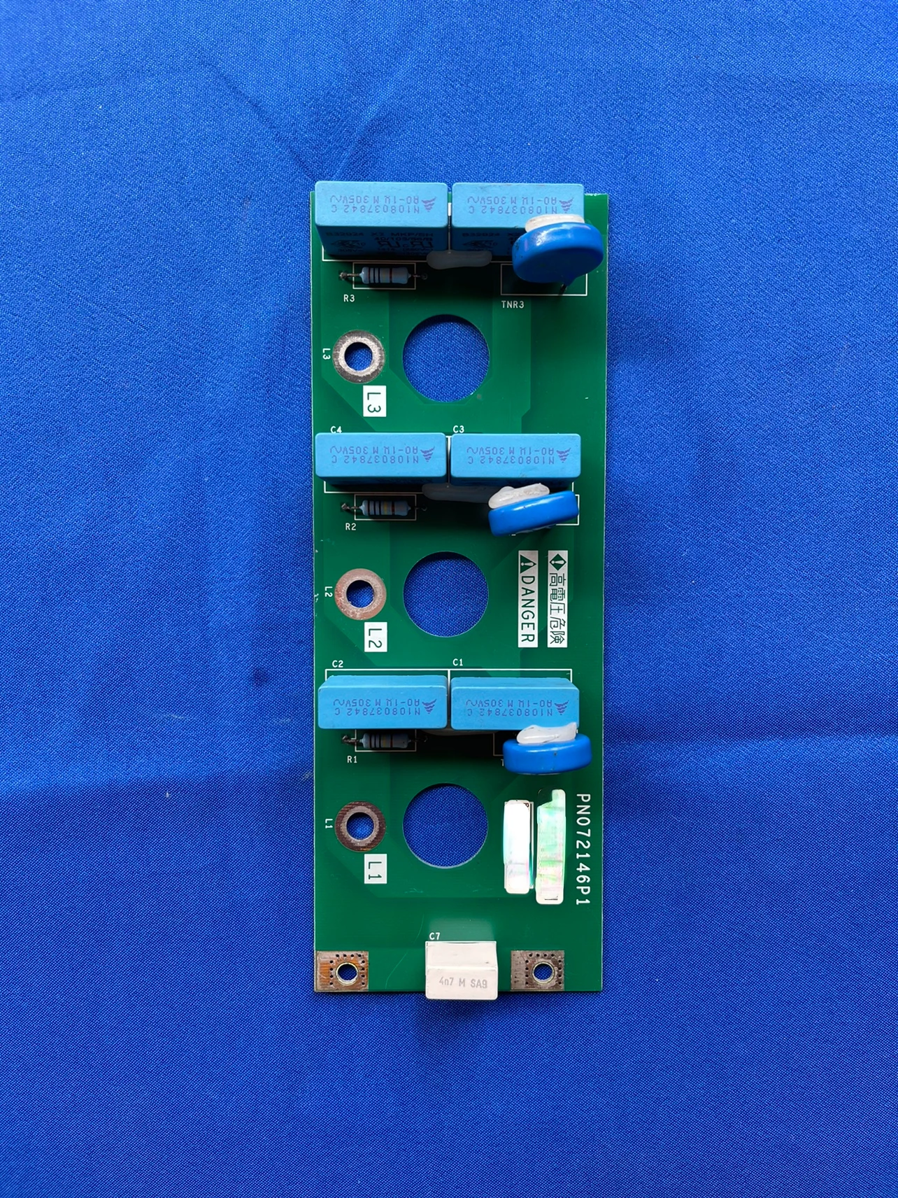 

PN072146P1 is a 90/110KW surge absorption board filter board rectifier board of the ATV61/ATV71 frequency converter series