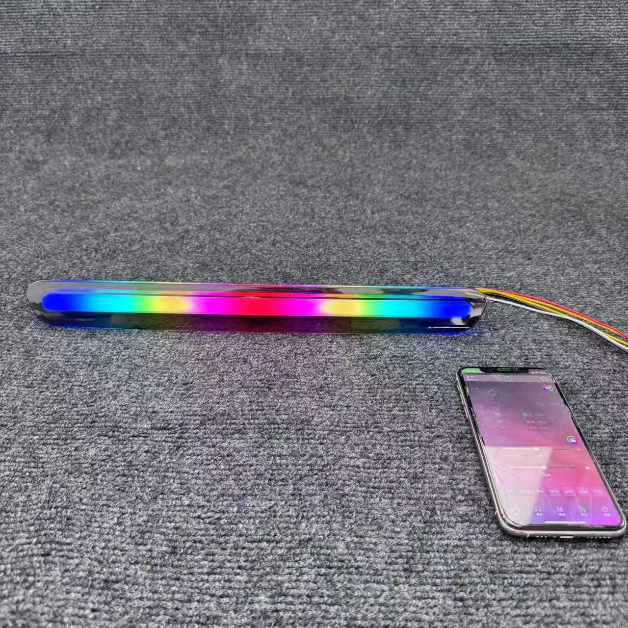pour-toyota-hilux-revo-2016-2021-feu-stop-central-led-rgb-a-sequence-dynamique-avec-clignotant-integre-controle-par-application-accessoires-de-modification