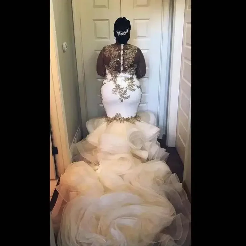 Vestidos de novia de sirena personalizados, encaje dorado, cuello transparente, mangas largas, tren con volantes, vestidos de fiesta nupciales de talla grande hechos a medida, chaleco