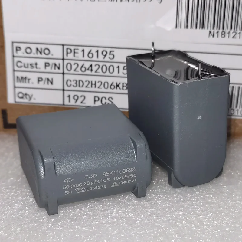 Brand new original  air conditioning capacitor 20UF500V volume: Length 31.5mm* Height 33mm* Thickness 17.5mm