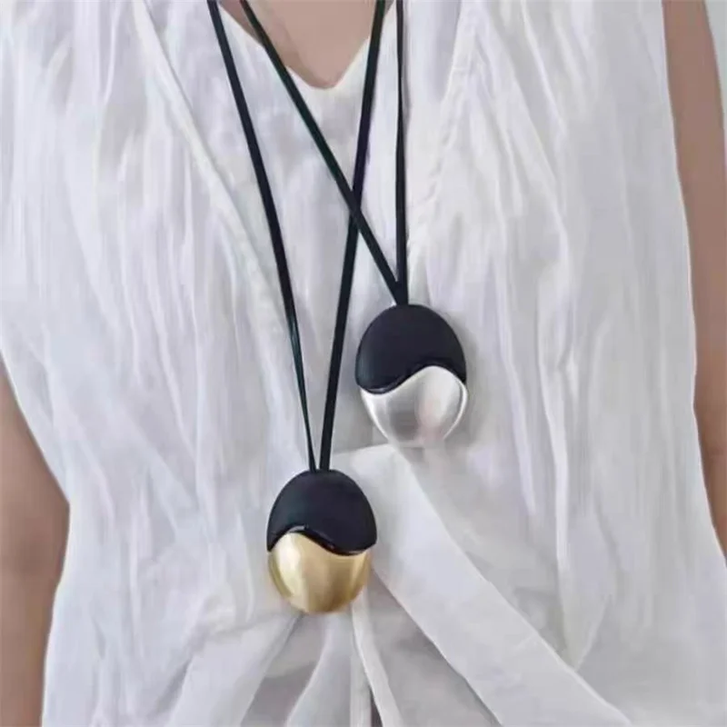 

Уникальное ожерелье с подвеской из черного дерева для женщин, модное ожерелье для отдыха и отпуска, изысканная длинная цепочка для свитера, подарок