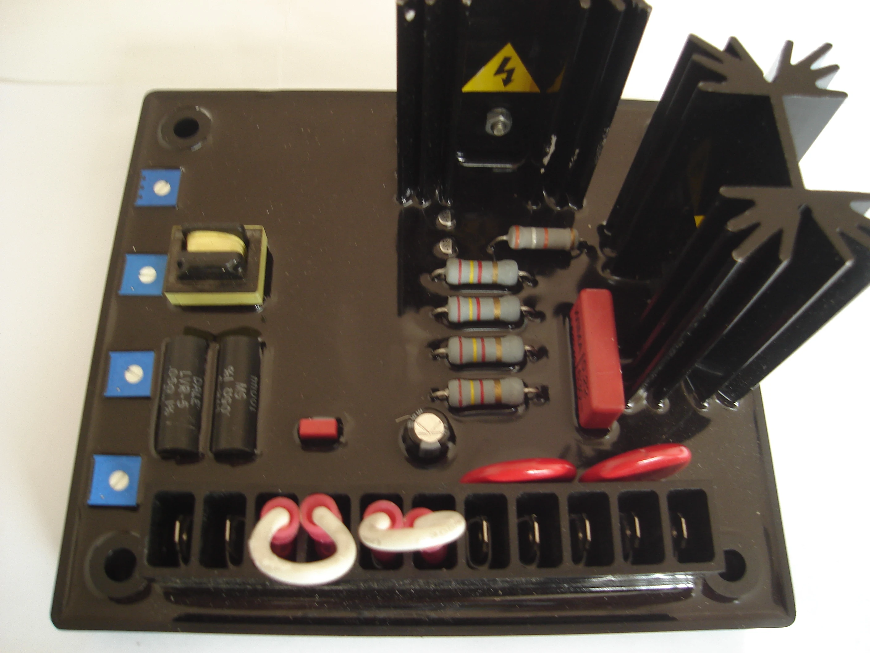 Voltage regulator controller : AVC63-7 / AVC63-7F / AEC63-7