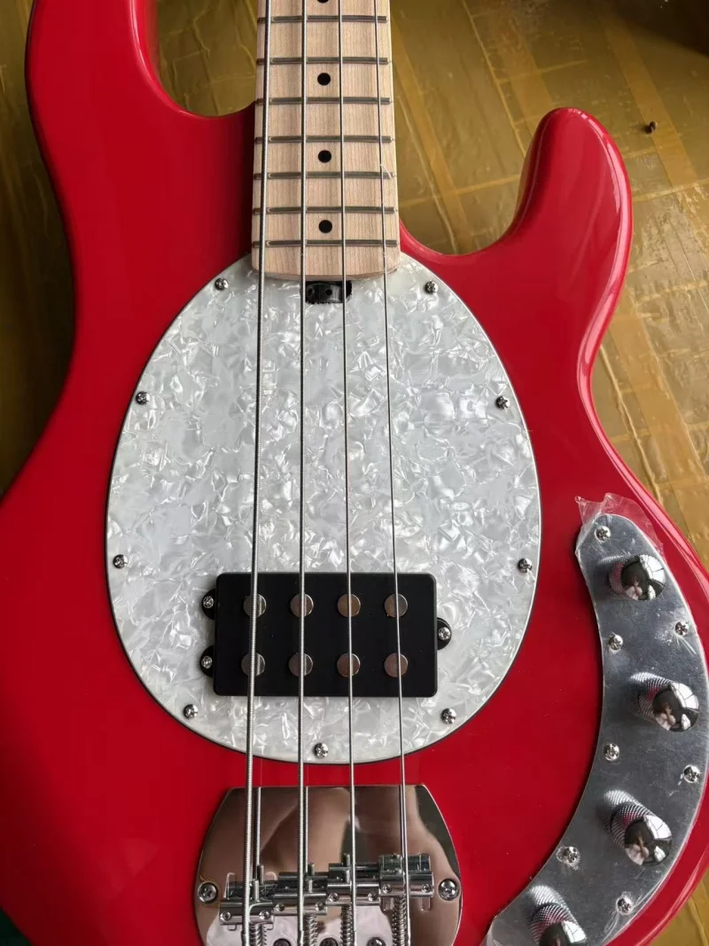 High-quality 4-string bass, maple neck and fingerboard, with built-in electronic equipment, high-gloss finish, free delivery