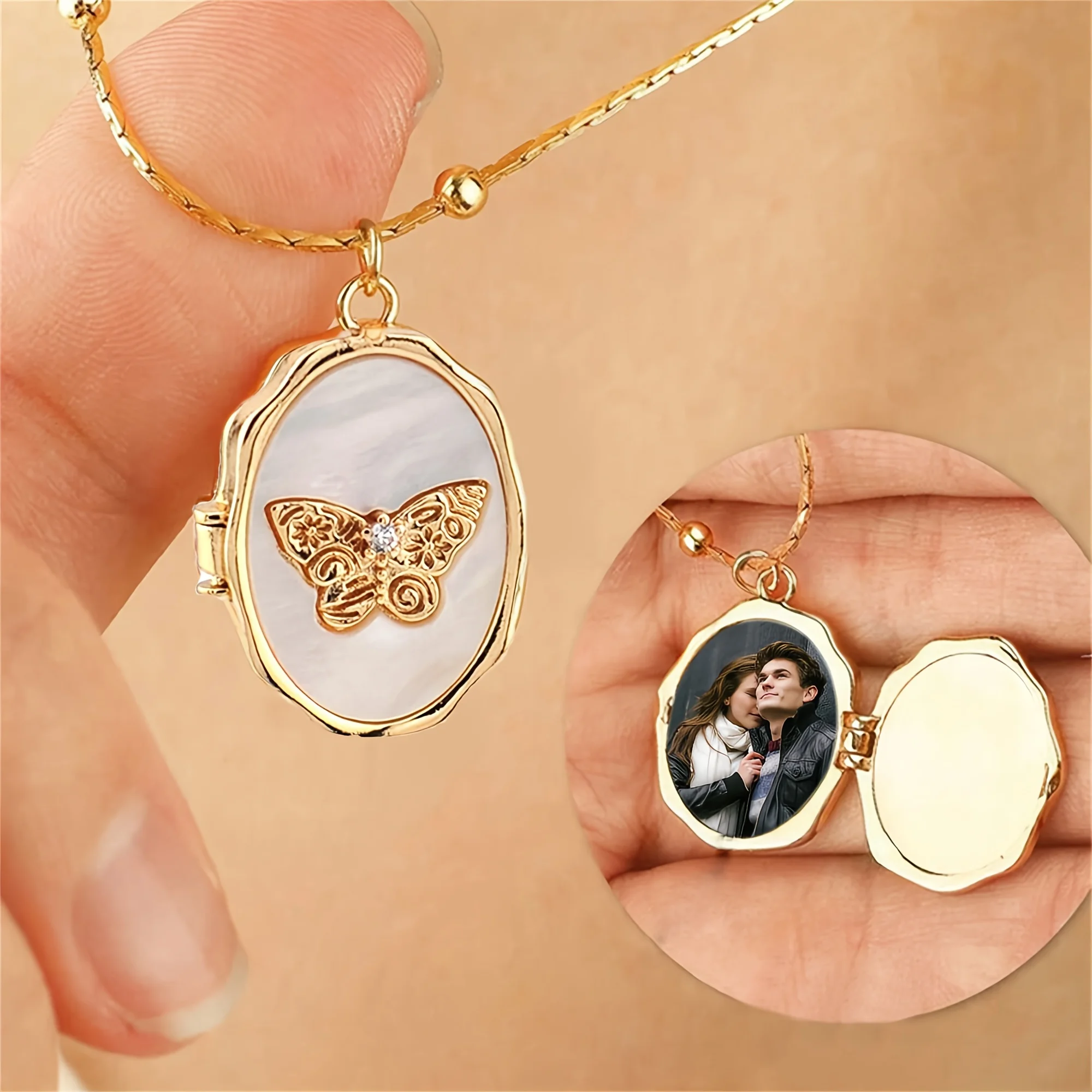 Customized 1/2 Photo Necklace Creative Openable Photo Frame Album Lock Pendant White Shell Butterfly Choker Jewelry Family Gifts