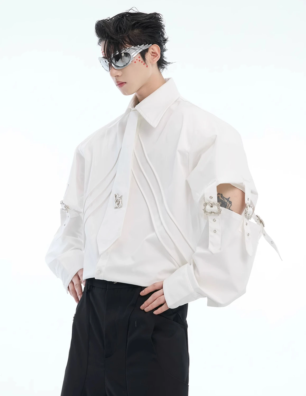Male Niche Strap Hollow Out Splicing Design Solid Color Shirts Men's 2025 Spring New Personality Shirt Detachable Splicing Tops
