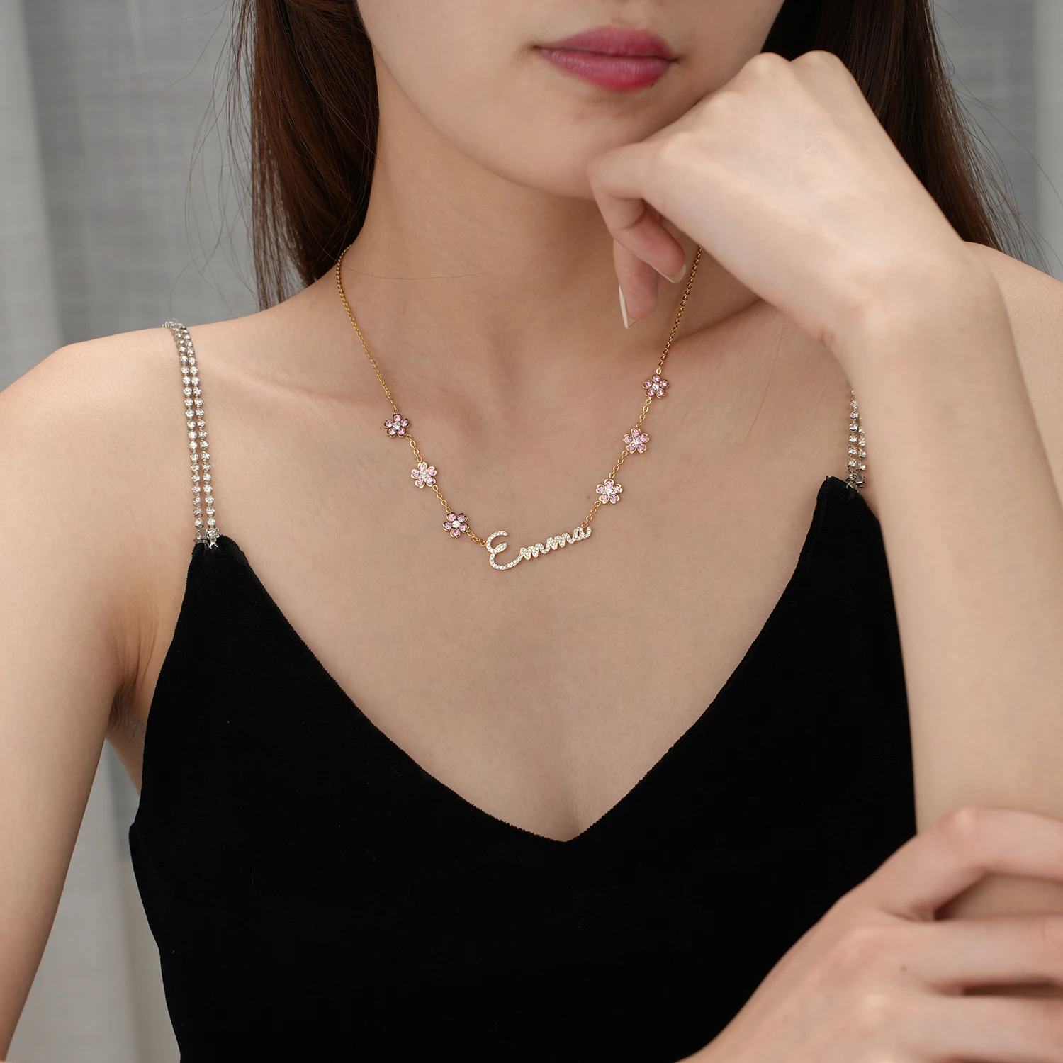 Personalized Crystal Name Necklace With Flower Pendant Letters Necklace For Women Custom Stainless Steel Names Nameplate Jewelry
