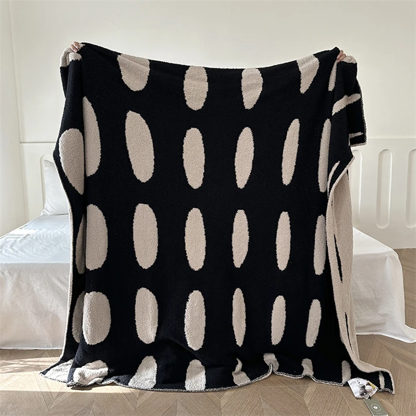 Two-sided Velvet Nap Cover Blanket Casual Blanket Multi-functional Sofa Blanket Simple Black and White Autumn and Winter Half-s