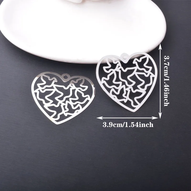 20 Stück Ausverkauf AB2085 Messing-Filigran-Schmuck Friedenstaube Anhänger Herzanhänger DIY Damen Ohrring Zubehör – Detail 2