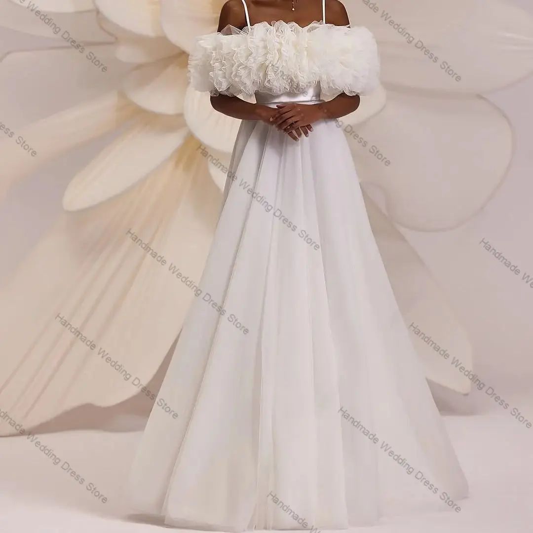 Weißes Hochzeitskleid, 3D-Blume, sexy Streifen, kurze Ärmel, A-Linie, Boho-Brautkleid, individuell gestaltete Schnürung hinten, Kirche, lange Robe