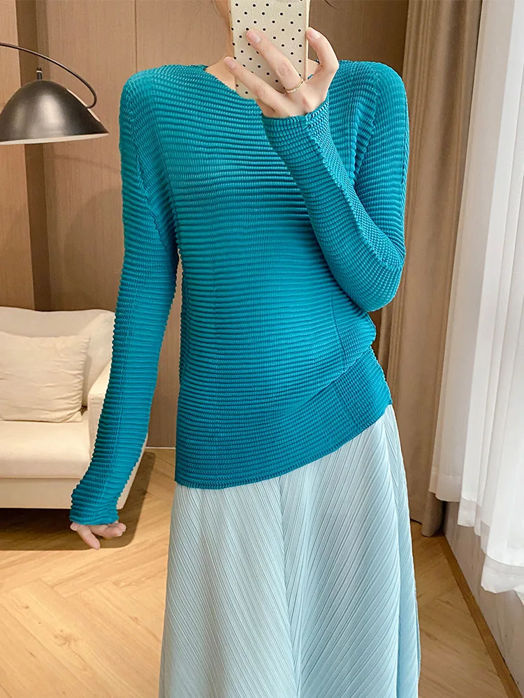 

Модный асимметричный комплект из трех частей: топ с длинными рукавами и круглым вырезом, плиссированные брюки, однотонный, летний, элегантный, женский.