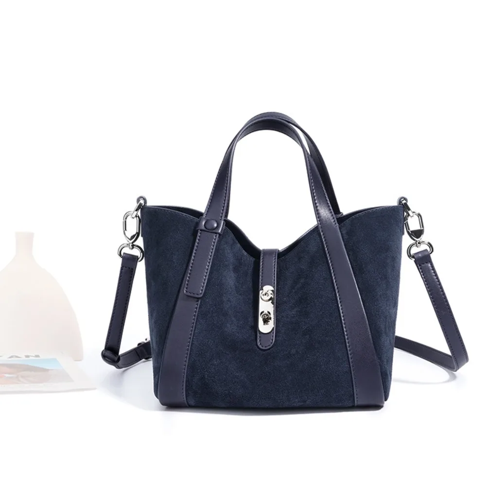 

Новая осенне-зимняя классическая повседневная модная простая нишевая универсальная женская сумка премиум-класса в стиле ретро