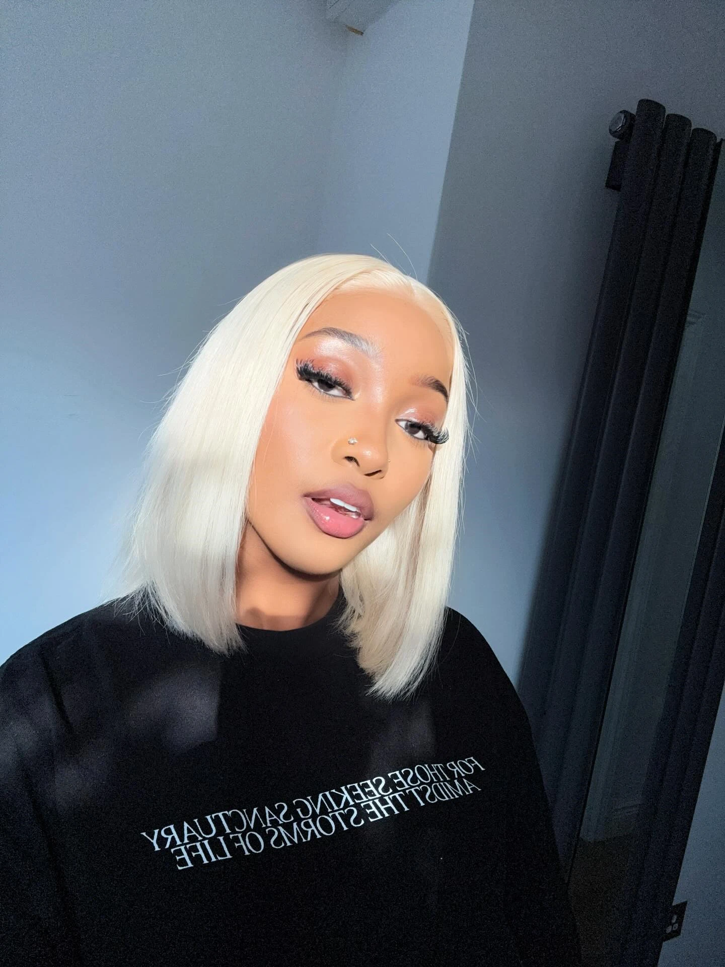 

Короткий парик Боб Прямой блондин 613 Цветные парики из 100% человеческих волос 13x4 Парики из натуральных волос на кружеве спереди Бразильские распродажи Предварительно выщипанный боб