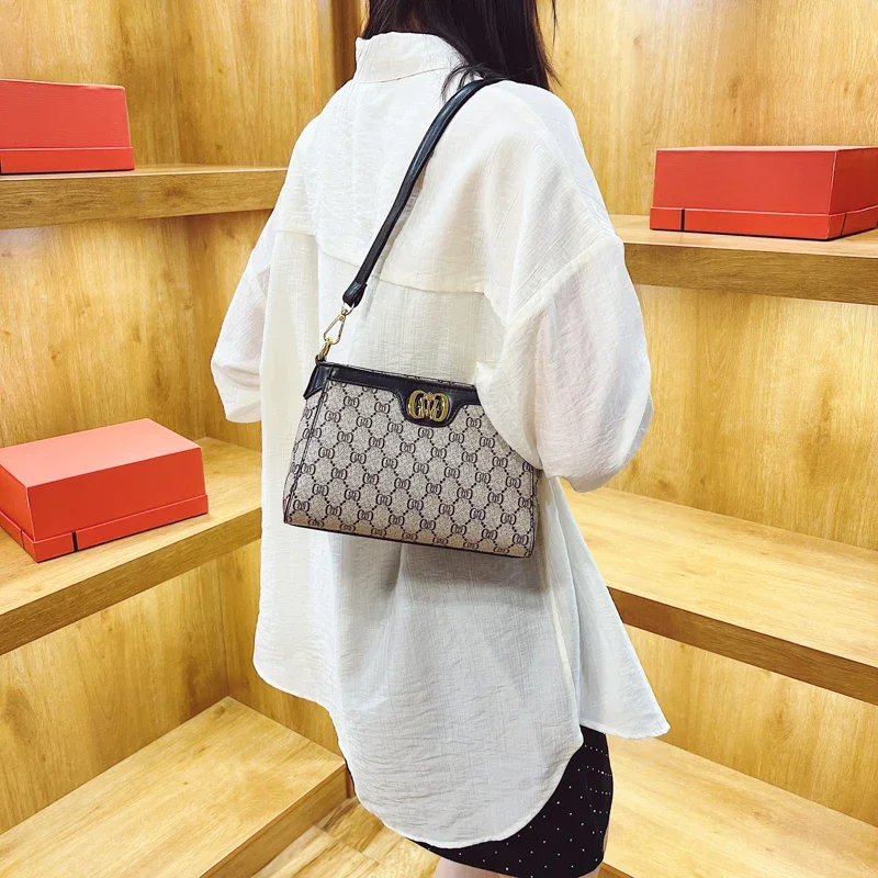 

Women's Fashion Leather Crossbody Bag Classic Luxury Designer Handbag Elegant Shoulder Tote For Stylish Ladies