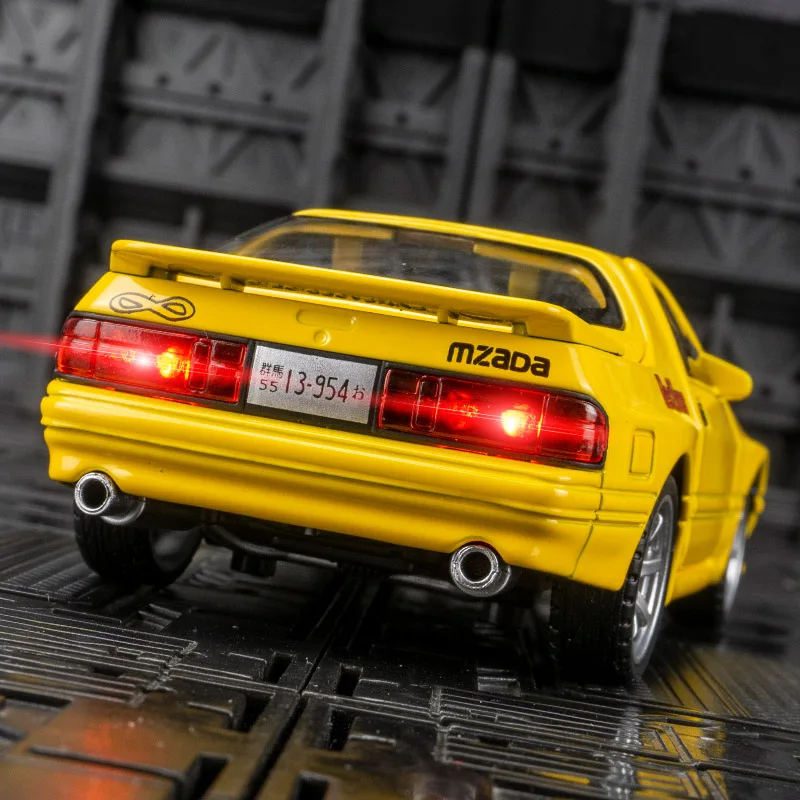 Colección de adornos de modelo de coche de aleación Mazda RX-7 1:32, puertas y capó de motor, el maletero se puede abrir tiene funciones de sonido y iluminación