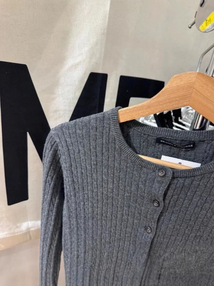 

Серый хлопковый вязаный кардиган Twsit, женский простой повседневный джемпер с круглым вырезом в консервативном стиле, винтажный милый свитер, топы, осень