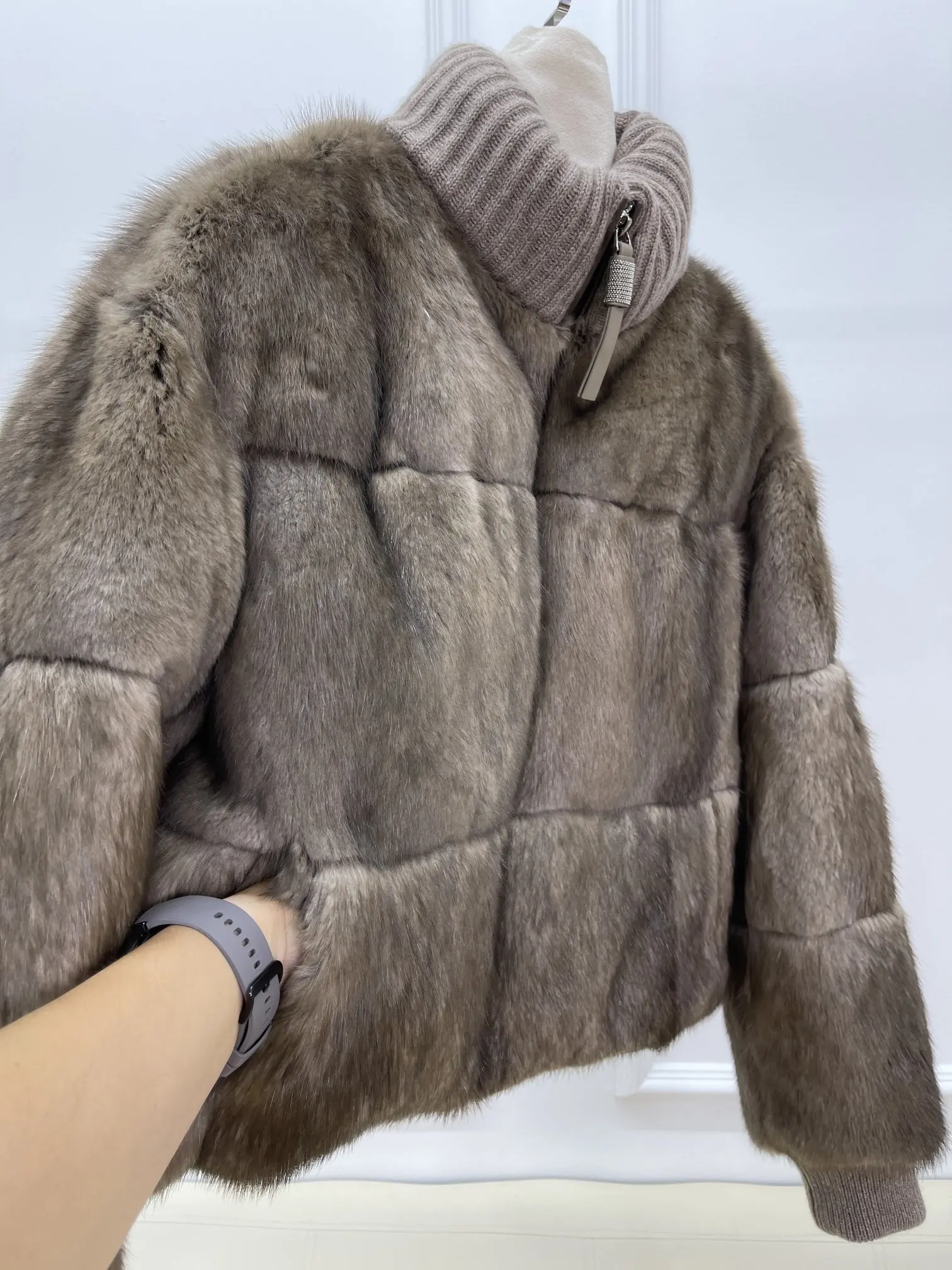 2024 Autumn And Winter New Goose Down Jacket For Women Short Style High-End Down Jacket Spliced With Mink Fur