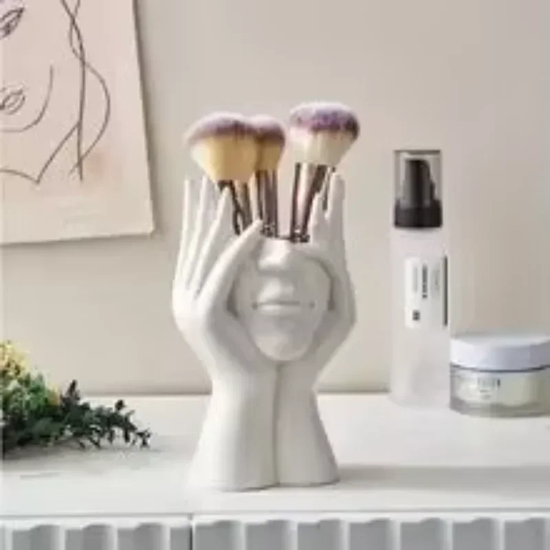 1pc Abstract Face Design Plastic Pen Holder & Makeup Brush Organizer - Multi-Functional Decorative Art Sculpture, Lightweight