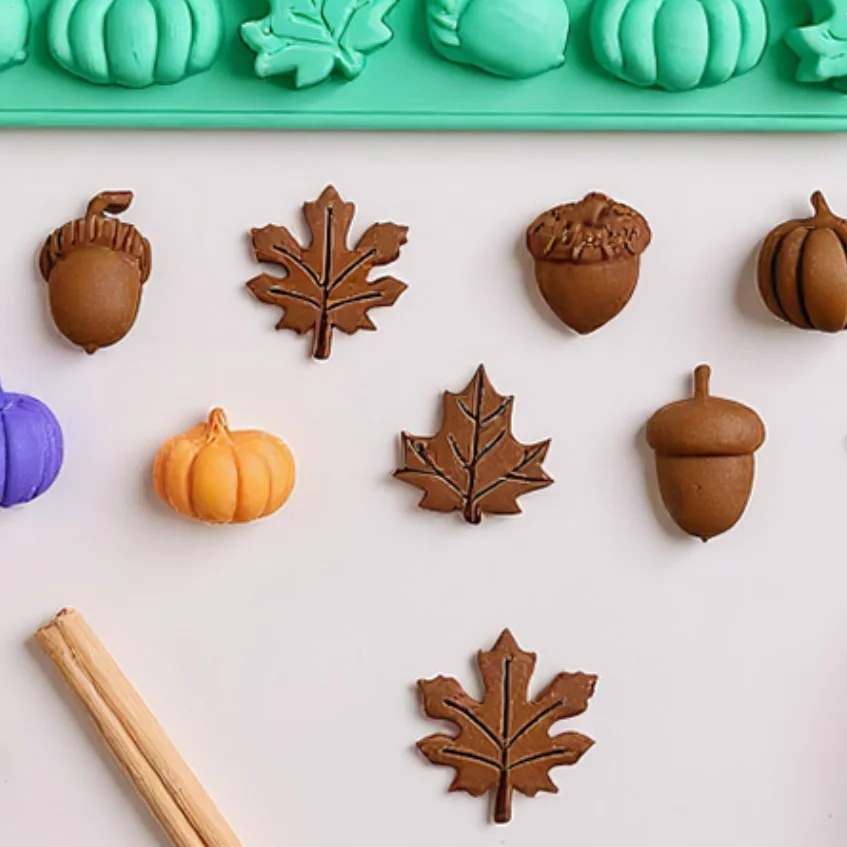 Mini Fall Silicone Molds 18-Cavity Pumpkin Pine Cone Maple Leaves Moulds For Candle Chocolate Halloween Thanksgiving Decor