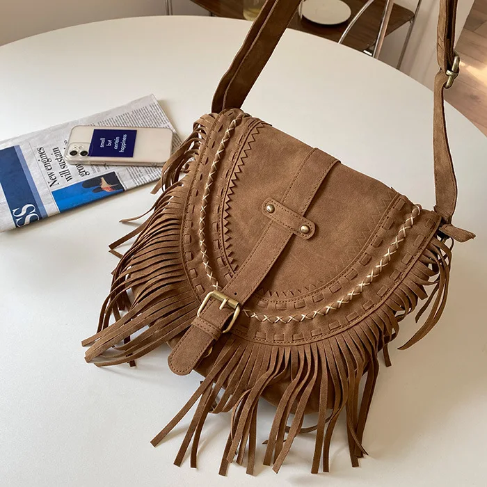 2023 new hand-made suede fringe bag women\'s retro saddle bag fashion trend single shoulder bag crossbody bag