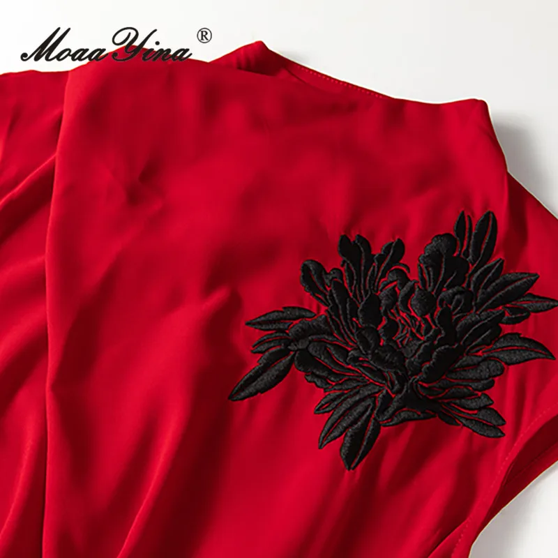 MoaaYina 2025 lente en zomer elegante high-end mouwloze gestapelde kraag + bloem geborduurde taille feestjurk