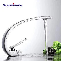 Grifo de latón para lavabo de baño, grifería mezcladora de agua fría y caliente de un solo Mango, diseño de curva hermosa, instalación en cubierta