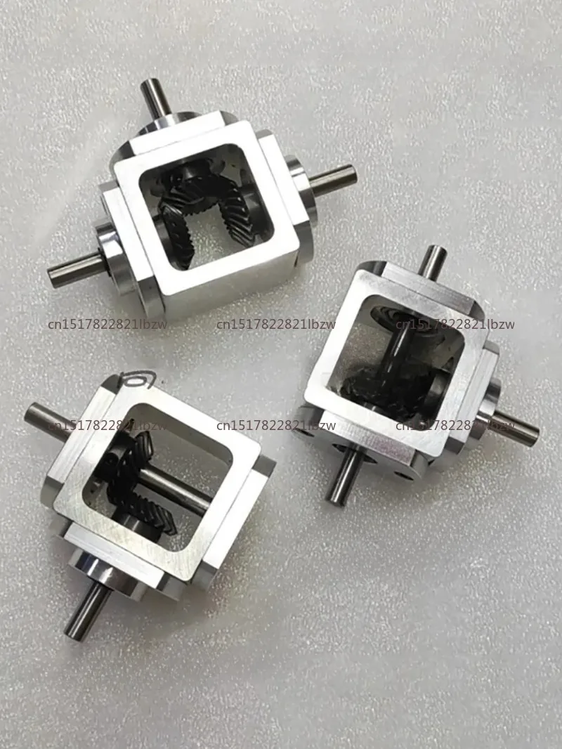 Right Angle Transmission Bevel Gearbox T-Type Cross 90 Degree Commutator Ratio 1:1 Output Shaft Diameter 6MM Load 20KG