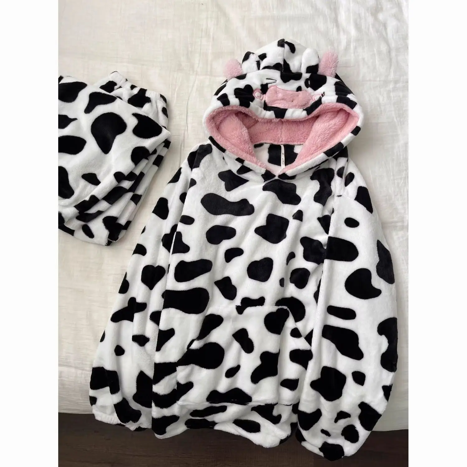 Women's Winter Cow Print Pajama Set Flannel Hooded Ladies Sleepwear 2 Pcs with Pant Kangaroo Pocket Cute Pyjama Suit for Female