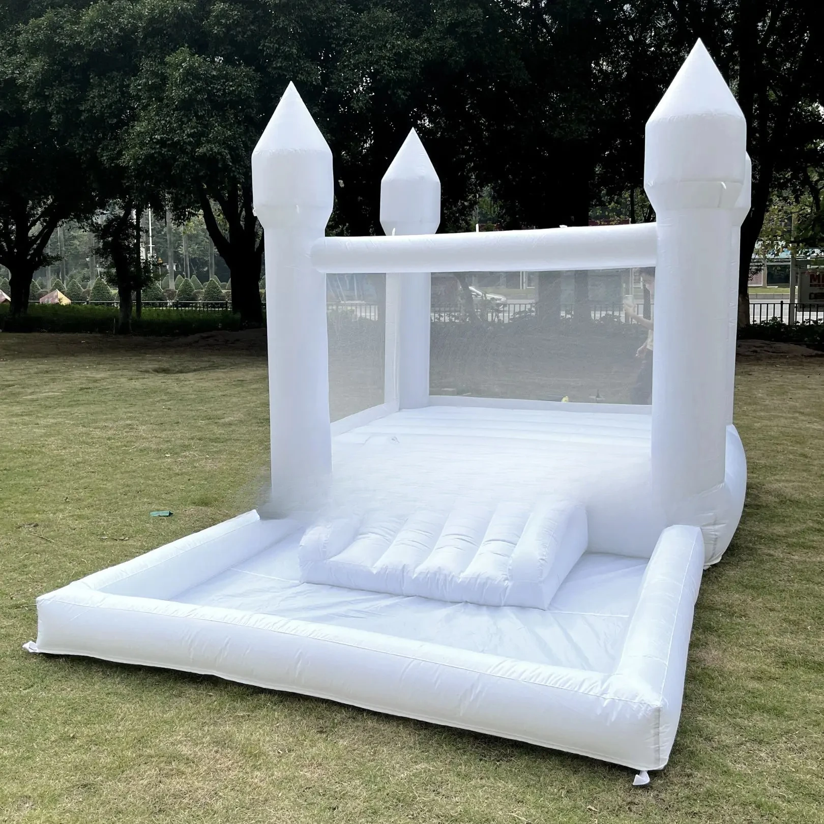 Wit Springkasteel Voor Zacht Spelen Maatwerk 13x8x8ft Oxford Opblaasbaar Springkasteel Tot Deur Inclusief Blower Kids Party