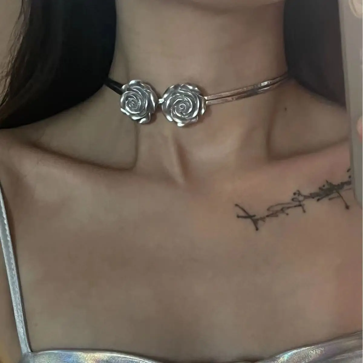 

Silver Color Trendy Rose Flower Pendant Clavicular Chain Double Layer Leather Choker Y2K Necklace for Women Temperament Jewelry