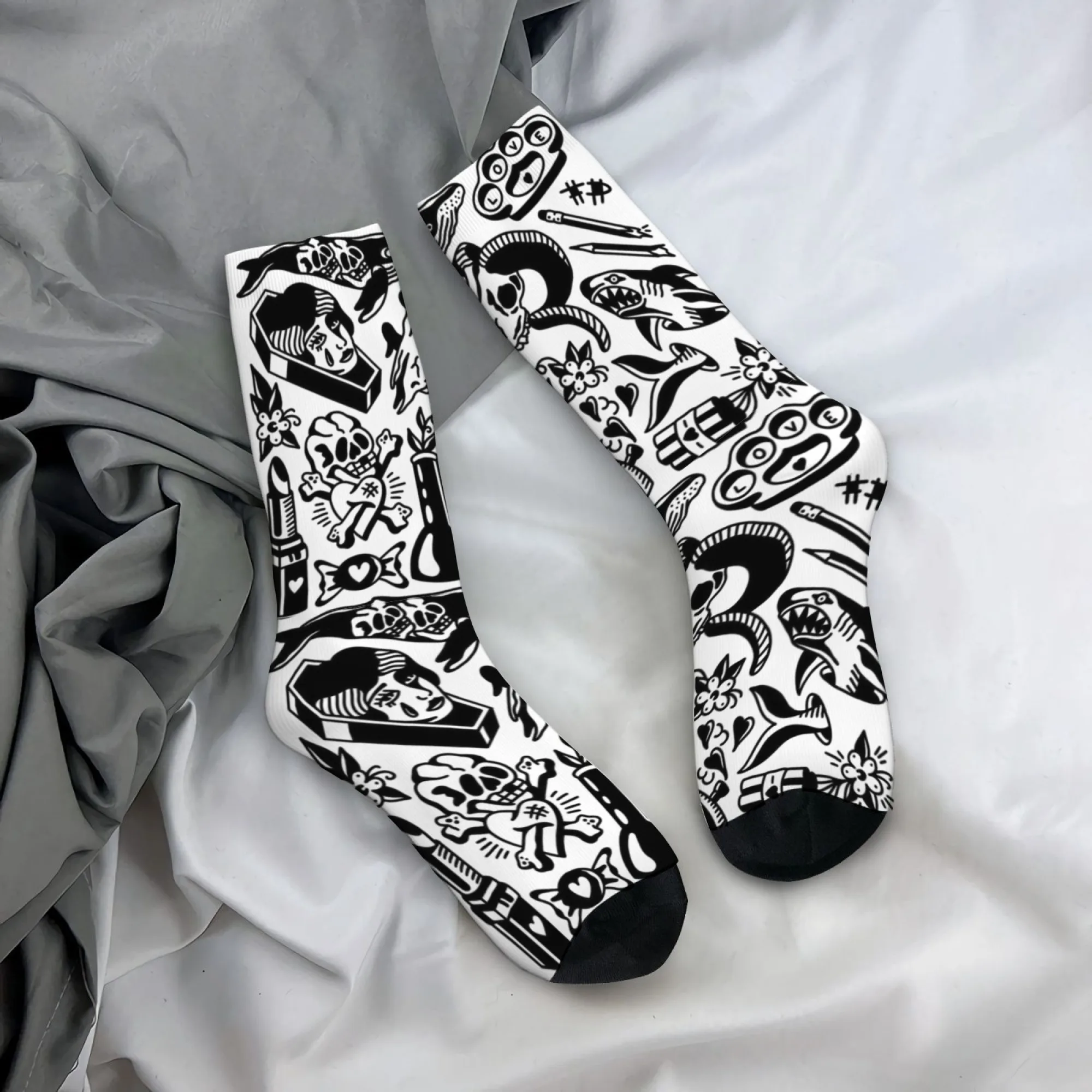 

American Retro Rebellious Tattoo Black White Printed Mid-calf Socks Street Style Skateboard Socks Soft Comfortable Non-slip Gift