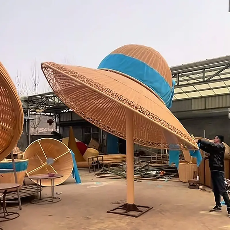Rattan big straw hat scenic B & B outdoor design photo clock in rattan large artwork sun hat giant hat