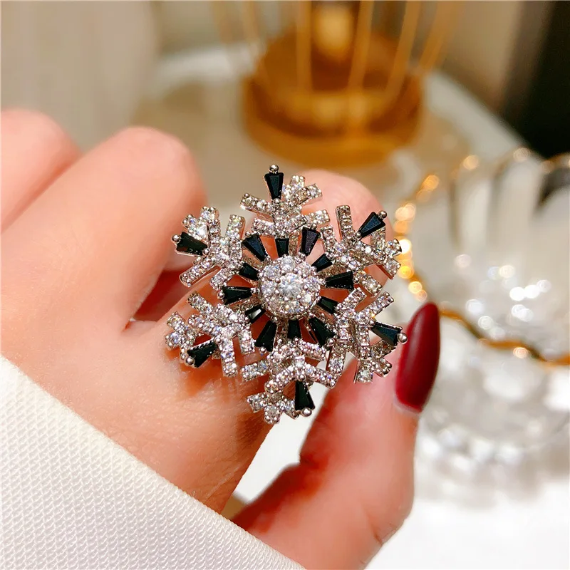 Snowflake Shape Cubic Zirconia Ring for Women Black White Crystal Daily Fashion Jewelry
