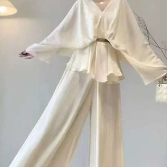 French V-neck Top Two-piece Women's Wide-leg Pants for Early Spring Wear 2026 New High-end Elegant Suit