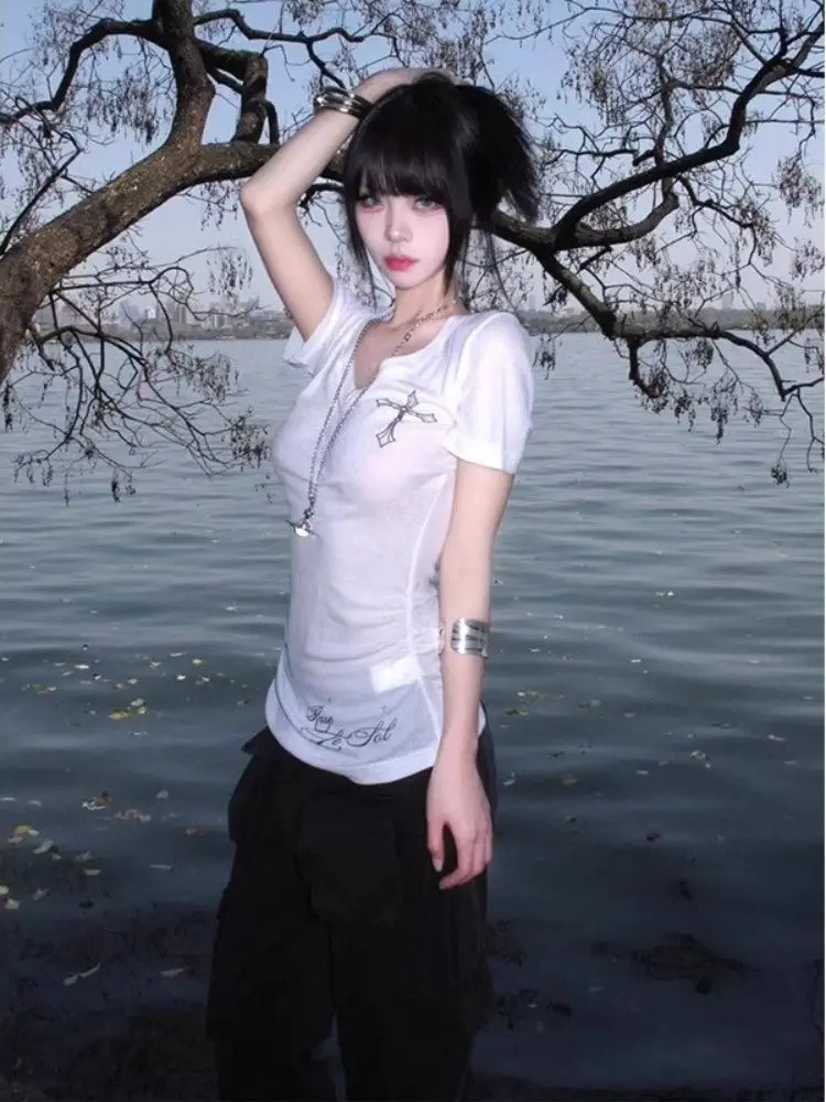 Tawaaiw Gothic Vคอกราฟิกเสื้อT 2000Sเสื้อผ้าY2kสีขาวเกาหลีแฟชั่นฤดูร้อนเสื้อแขนสั้นเสื้อยืดTeesหญิง