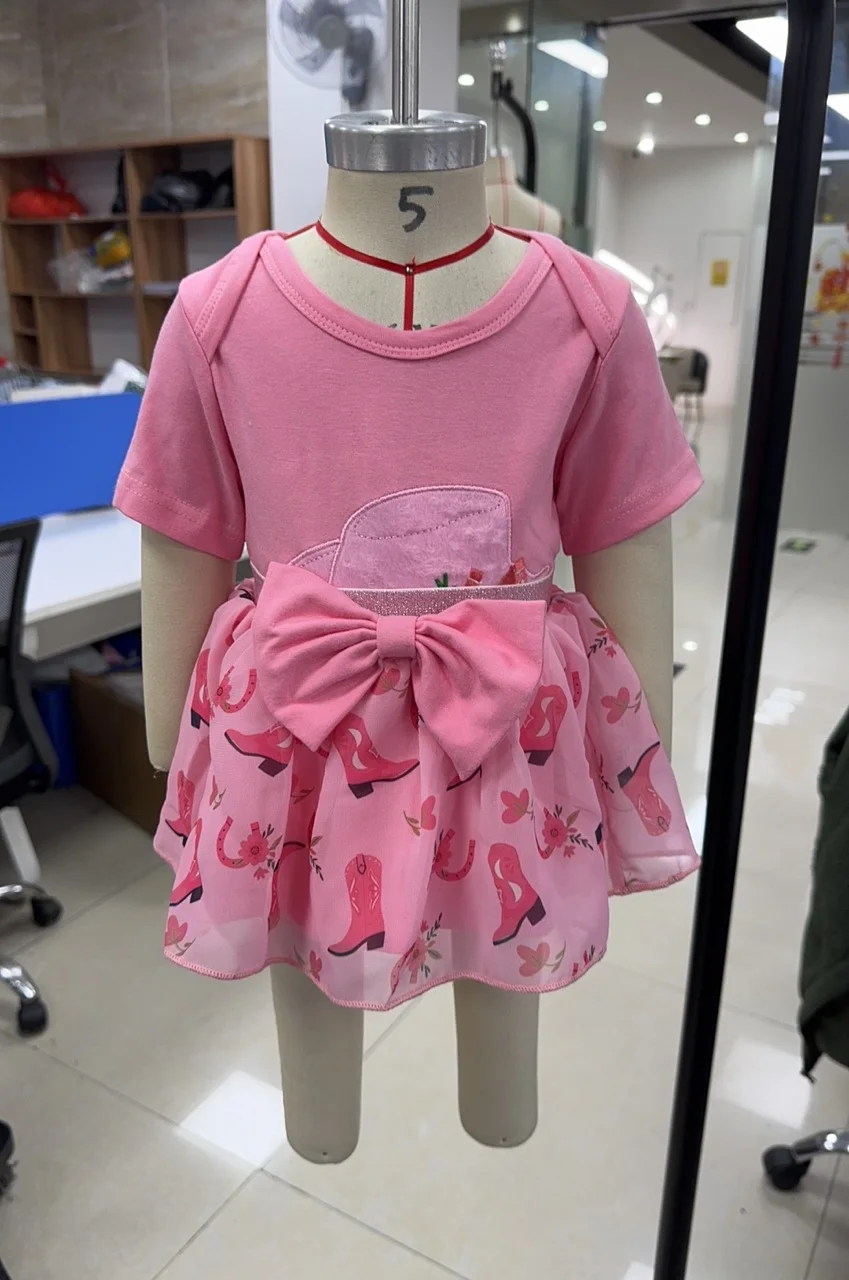 

Комплект одежды для девочек в западном стиле: милый комбинезон с короткими рукавами, вышивкой и ковбойской шляпой, с юбкой, 2 предмета, летний наряд