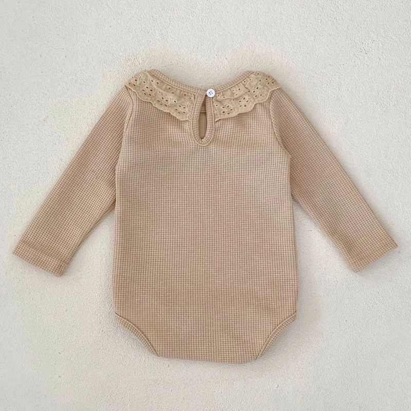 Autumn baby clothing, 0-3 year old female baby lace round collar long sleeved knitted bag fart triangle Ha Yi crawling clothes