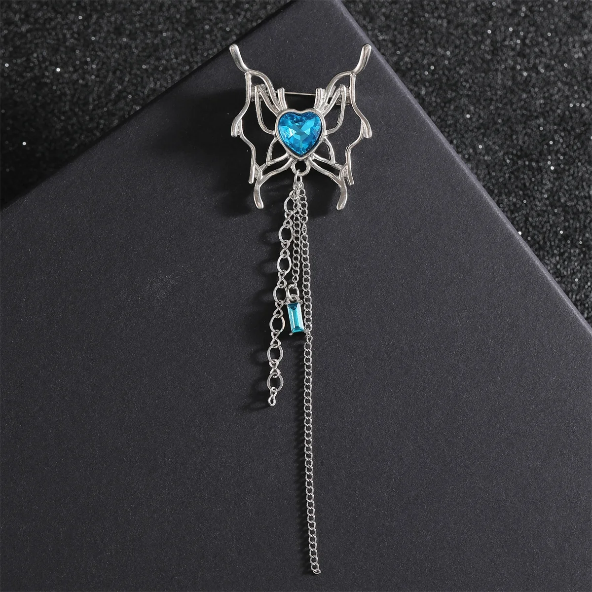 1Pc Romantic and Elegant Butterfly Brooch Creative Personality Love Pin Unique Trendy Jewelry Accessories Birthday Party Gift