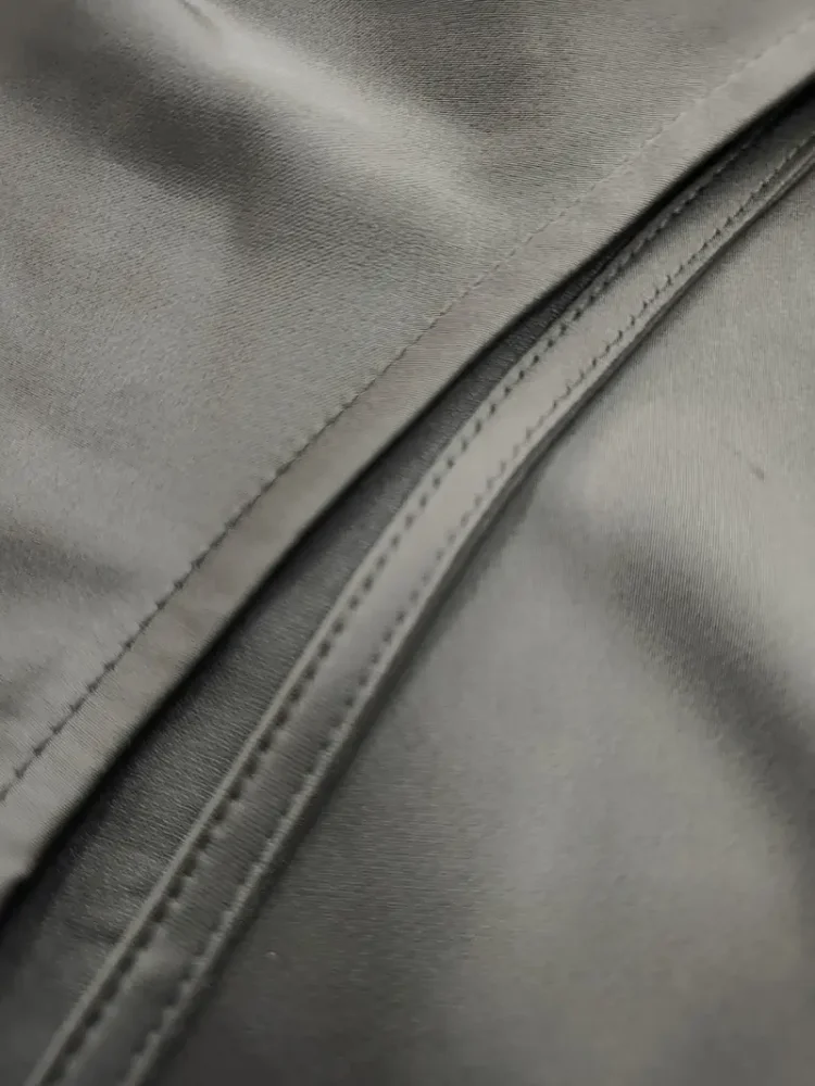 Vestido de banquete sofisticado, estilo halter sem mangas, roupa de noite leve e luxuosa, adequado para tapete vermelho/descãs sofisticados/festas da moda, uma peça de declaração