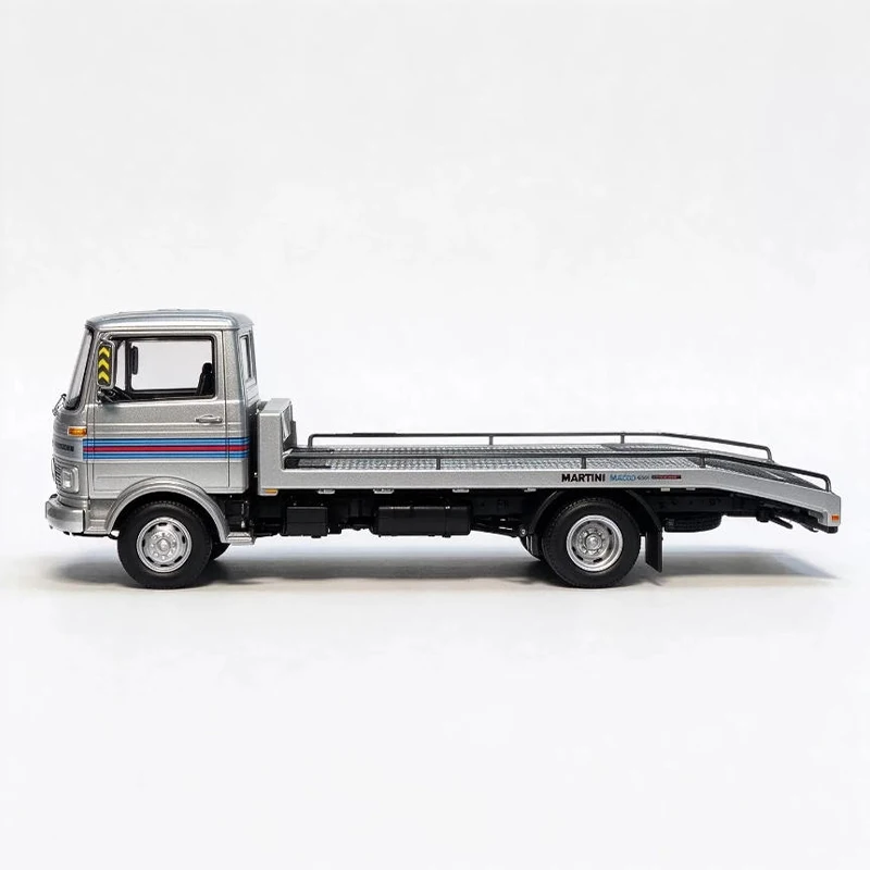 1:64 Scale LP608 Flatbed Transporter Simulation Alloy Car Model Static Display Collectible Toy Gift Souvenir Decoration