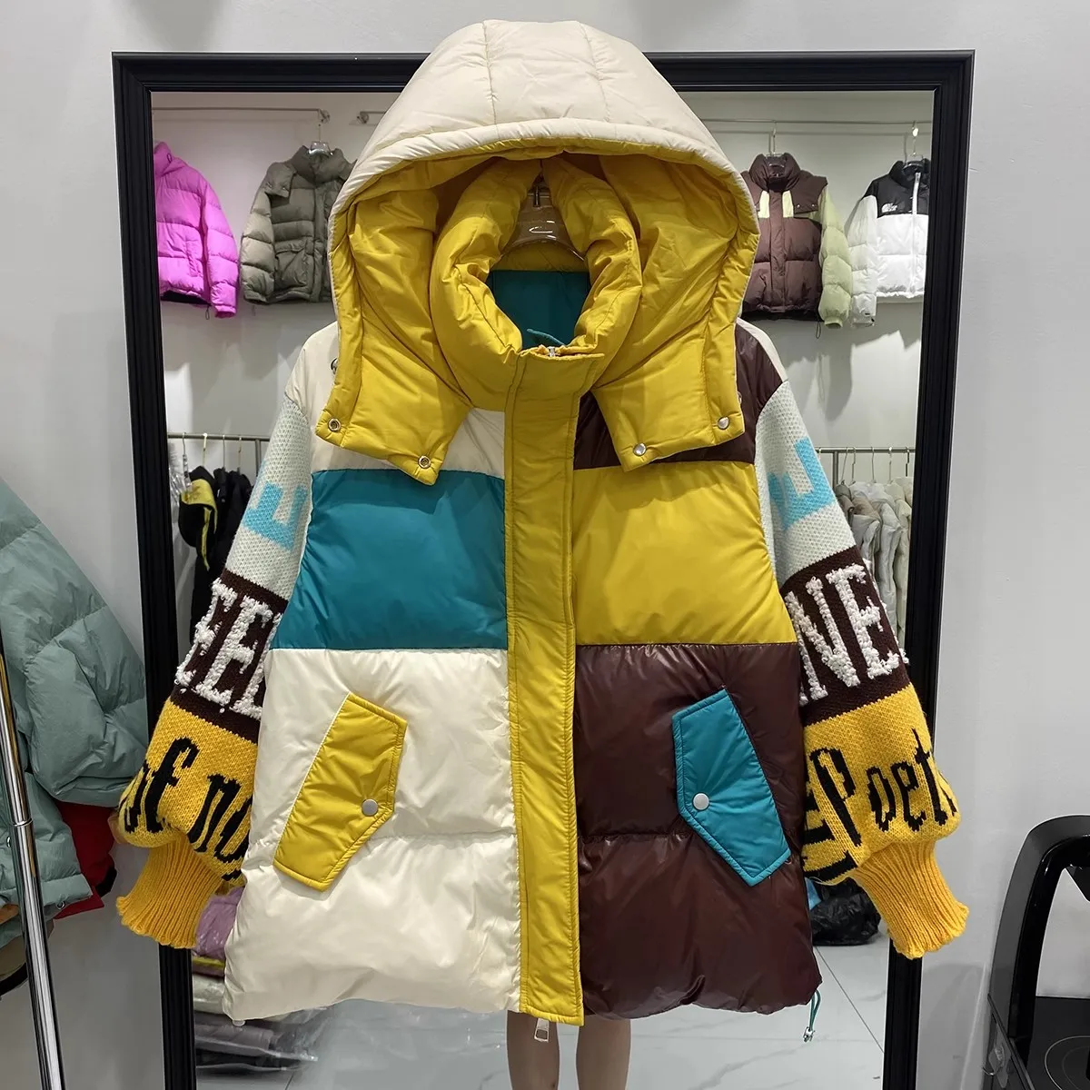 2023 New Fashion Streetwear Letter Stitching Puffer Jacket Women\'s Loose Parkas Winter Female Thick 90% Duck Down Coats