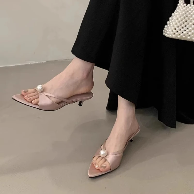 2025 جديد شعبي حذاء نسائي بكعب عالٍ النعال مصمم كعب الصنادل أحذية أنيقة امرأة الصيف الاتجاه موضة الشرائح غير رسمية #4