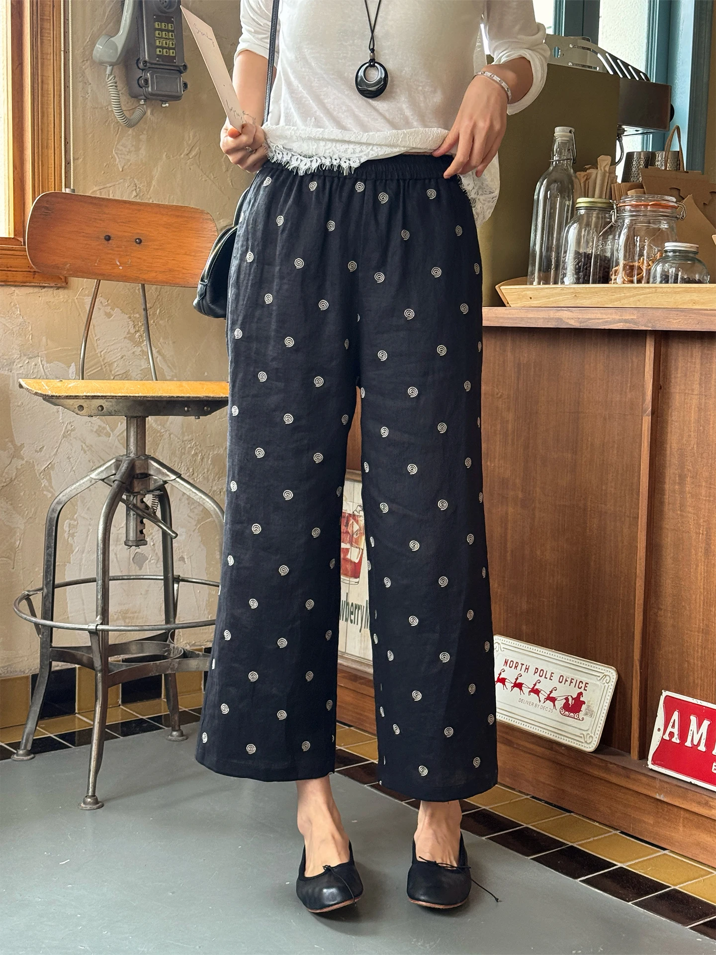 

Черные льняные брюки прямого кроя для женщин, весна-лето, новинка, с вышивкой, маленький размер, модель «Улитка», повседневный стиль, естественная талия