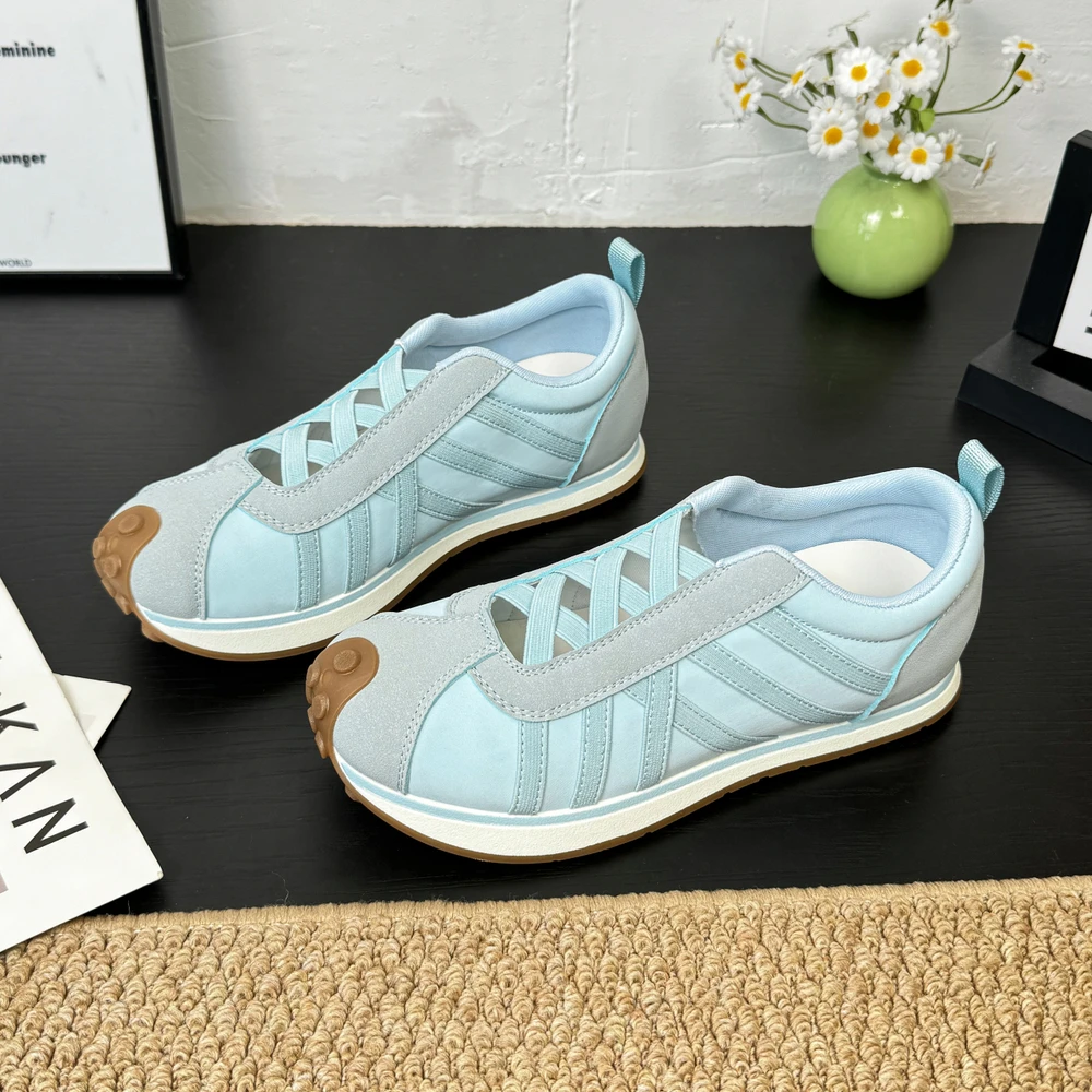 

2026 New Women's Breathable Mesh Sneakers, Slip-On Cutout Retro Running Shoes, Lightweight Casual Flats