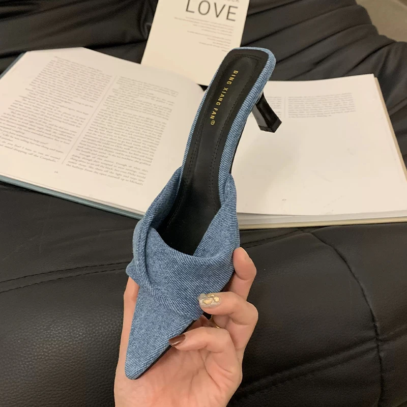 شباشب نسائية بكعب عالٍ أحذية كاوبوي بمقدمة مدببة أحذية البغال صنادل نسائية أنيقة 2025 شباشب مثيرة شباشب صيفية Mujer