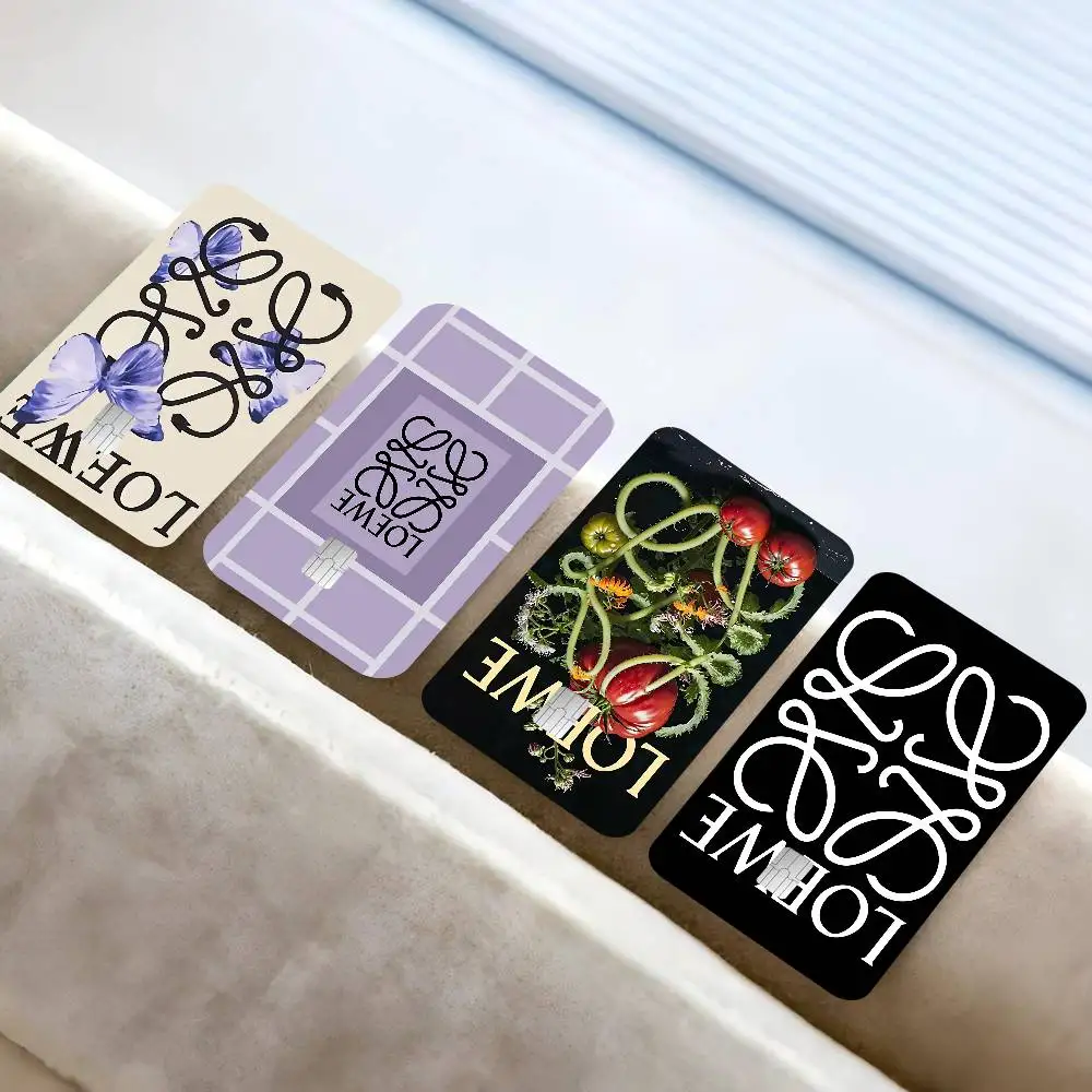 Classic L-Loewe Log…