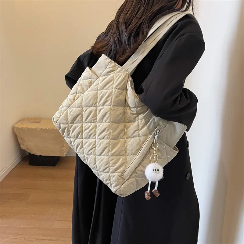 

2025 Minimalist Quilted Shoulder Bag Spacious Crossbody Tote for Women Lightweight Work Weekend Bag